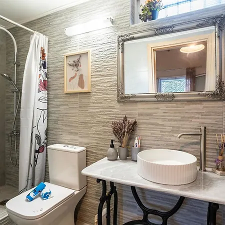 Sunny Two - Cozy Garden Escape * Petalídhion