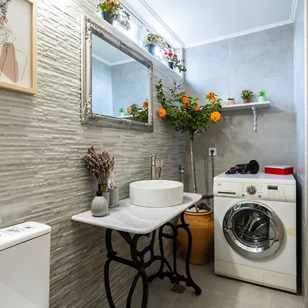 Apartamento Sunny Two - Cozy Garden Escape