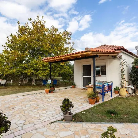 Sunny Two - Cozy Garden Escape * Petalídhion