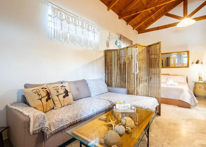 Sunny Two - Cozy Garden Escape * Petalídhion