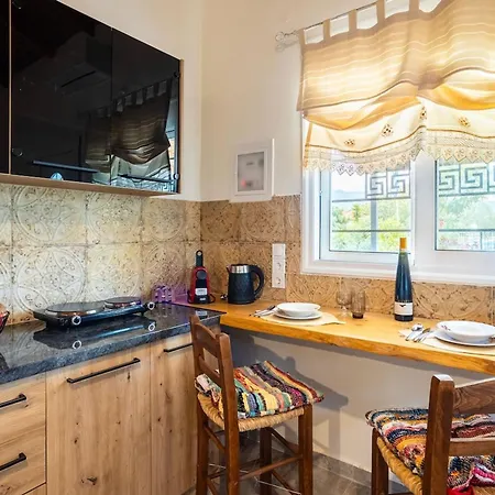 Sunny Two - Cozy Garden Escape * Петалидион