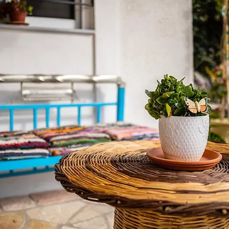 Appartement Sunny Two - Cozy Garden Escape Petalídhion