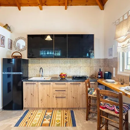 Sunny Two - Cozy Garden Escape * Petalídhion