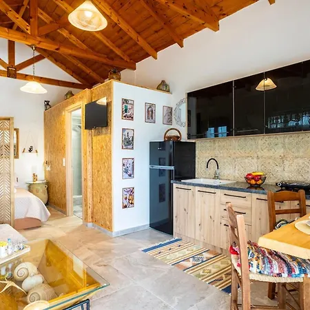 Sunny Two - Cozy Garden Escape Apartament Petalídhion