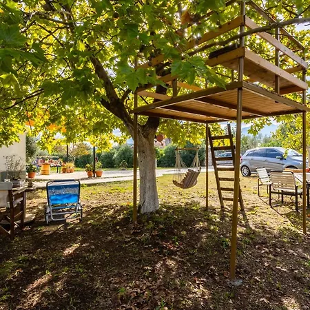 Sunny Two - Cozy Garden Escape Петалидион