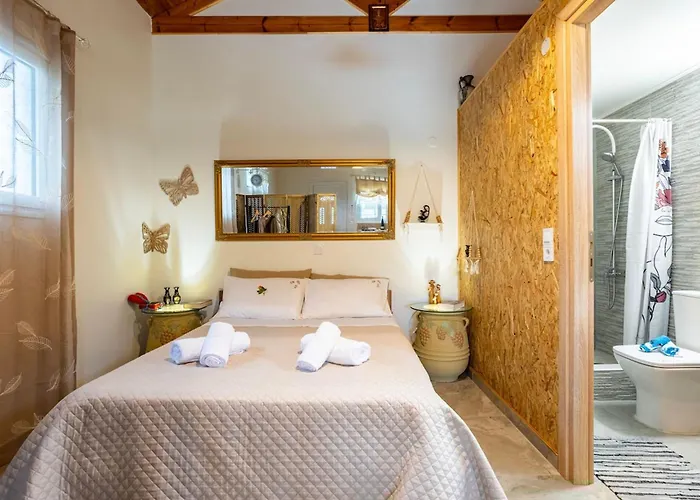 Sunny Two - Cozy Garden Escape