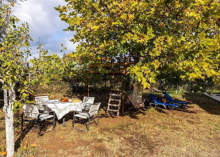 Daire Sunny Two - Cozy Garden Escape *