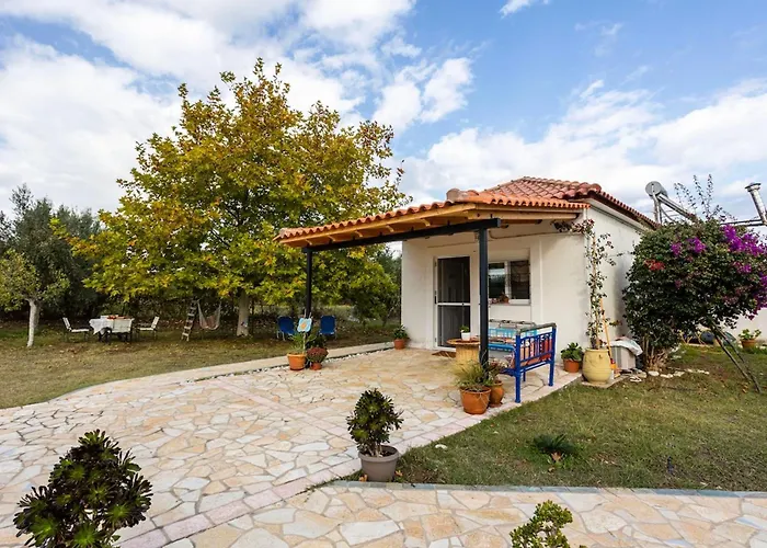 Sunny Two - Cozy Garden Escape * Petalídhion